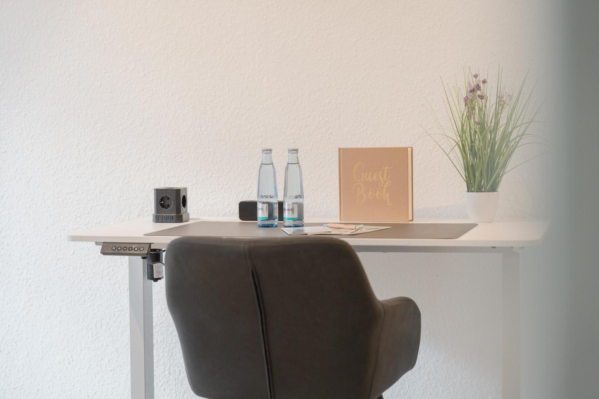 Modernes Apartment In Top Lage Komfortabel Eingerichtet Mit Arbeitsplatz Und Kueche - Geibelsuite ハノーファー エクステリア 写真